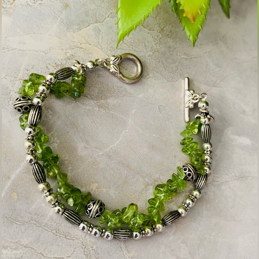 Green Stone and Silver Beaded Bracelet
